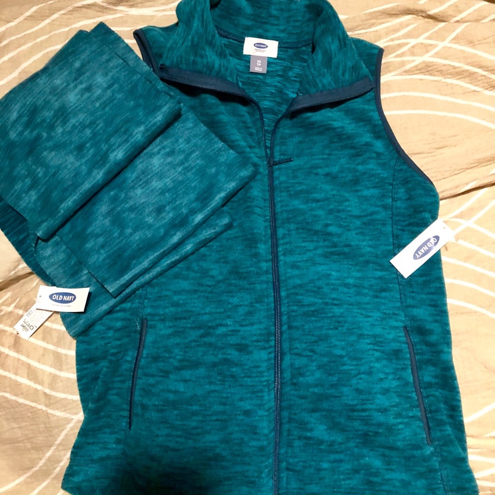 New Old Navy vest and scarf set